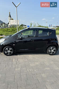 Хэтчбек Chevrolet Spark 2012 в 