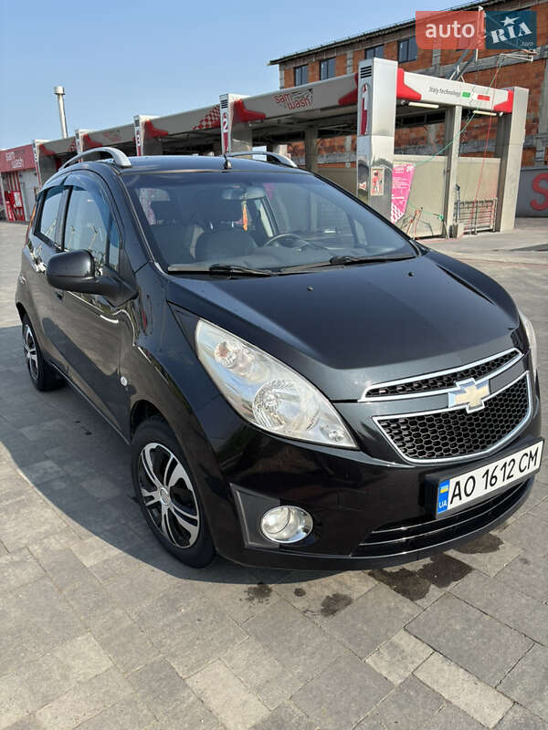 Хетчбек Chevrolet Spark 2012 в Хусті