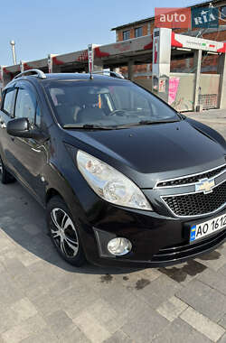 Хэтчбек Chevrolet Spark 2012 в 