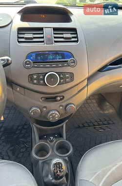 Хэтчбек Chevrolet Spark 2012 в 