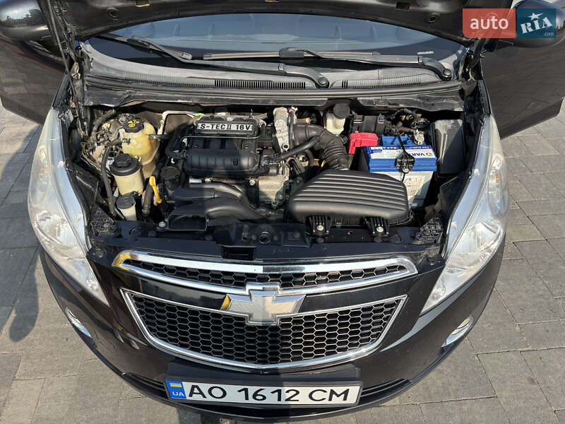 Хетчбек Chevrolet Spark 2012 в Хусті