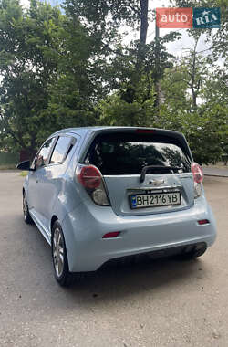 Хэтчбек Chevrolet Spark 2013 в 