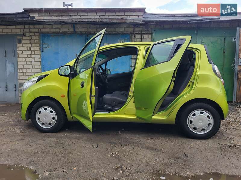 Хэтчбек Chevrolet Spark 2011 в Днепре
