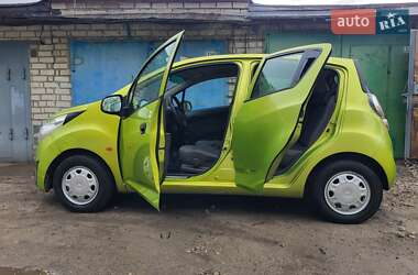 Хэтчбек Chevrolet Spark 2011 в 