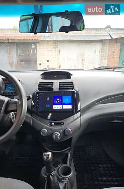 Хэтчбек Chevrolet Spark 2011 в 
