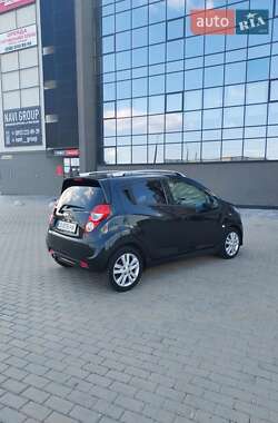 Хэтчбек Chevrolet Spark 2012 в 