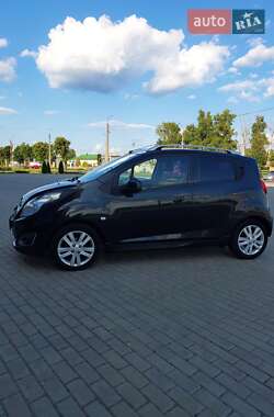 Хэтчбек Chevrolet Spark 2012 в 