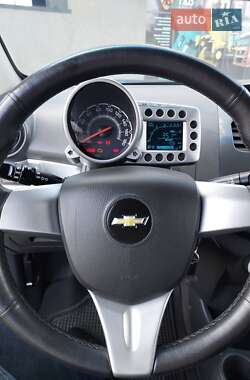 Хэтчбек Chevrolet Spark 2012 в 