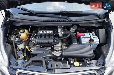 Хэтчбек Chevrolet Spark 2012 в 