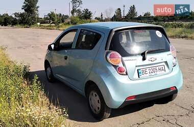 Хэтчбек Chevrolet Spark 2010 в 