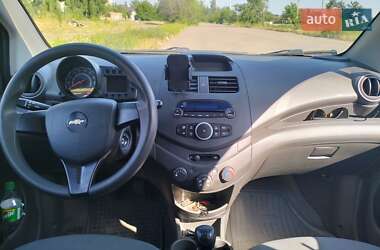 Хэтчбек Chevrolet Spark 2010 в 