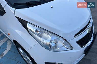 Хэтчбек Chevrolet Spark 2011 в 