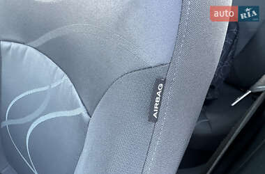 Хэтчбек Chevrolet Spark 2011 в 