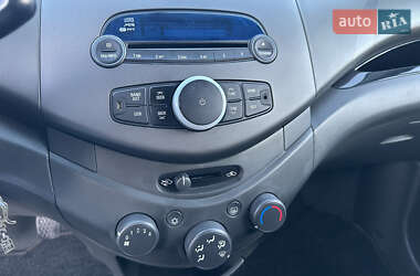 Хэтчбек Chevrolet Spark 2011 в 