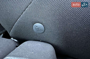 Хэтчбек Chevrolet Spark 2011 в 