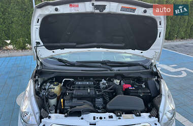 Хэтчбек Chevrolet Spark 2011 в 