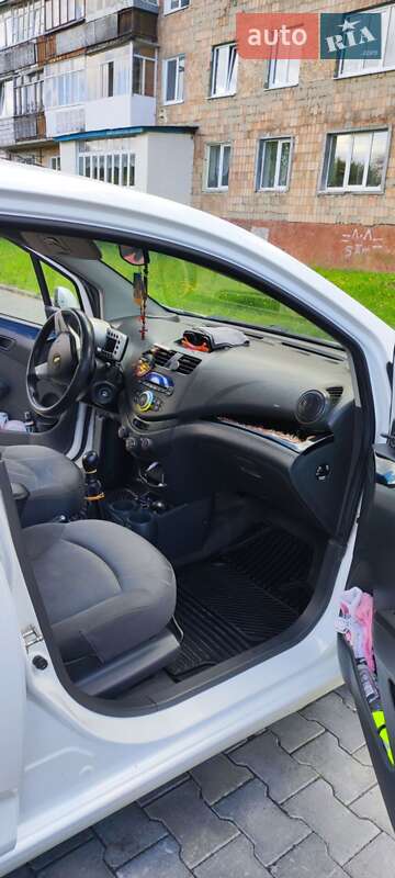 Хетчбек Chevrolet Spark 2012 в Луцьку
