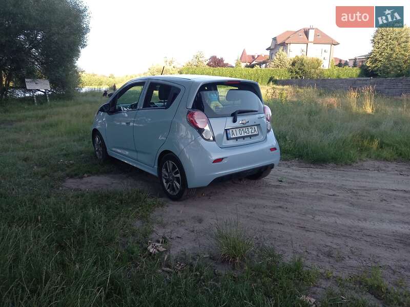 Хэтчбек Chevrolet Spark 2016 в Киеве