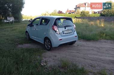 Хэтчбек Chevrolet Spark 2016 в 