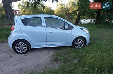 Хэтчбек Chevrolet Spark 2016 в 
