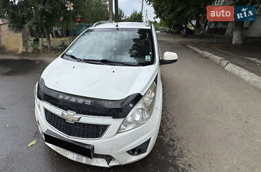Хэтчбек Chevrolet Spark 2010 в 