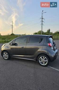 Хэтчбек Chevrolet Spark 2013 в 