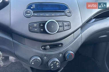 Хэтчбек Chevrolet Spark 2011 в 