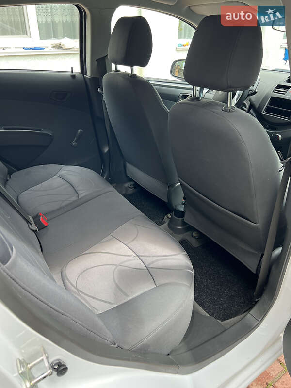 Хэтчбек Chevrolet Spark 2010 в Броварах