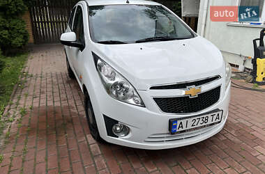 Хэтчбек Chevrolet Spark 2010 в 