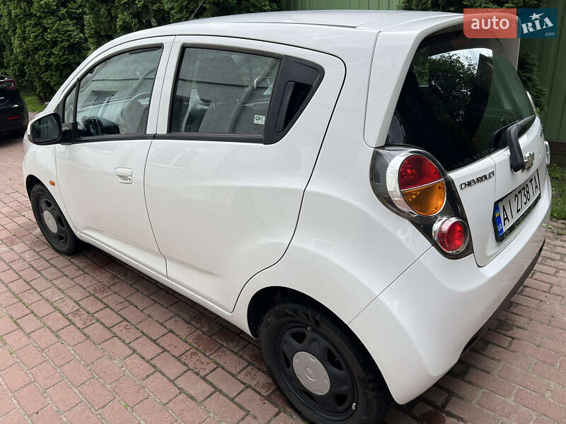 Хэтчбек Chevrolet Spark 2010 в Броварах