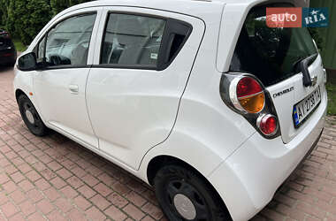 Хэтчбек Chevrolet Spark 2010 в 