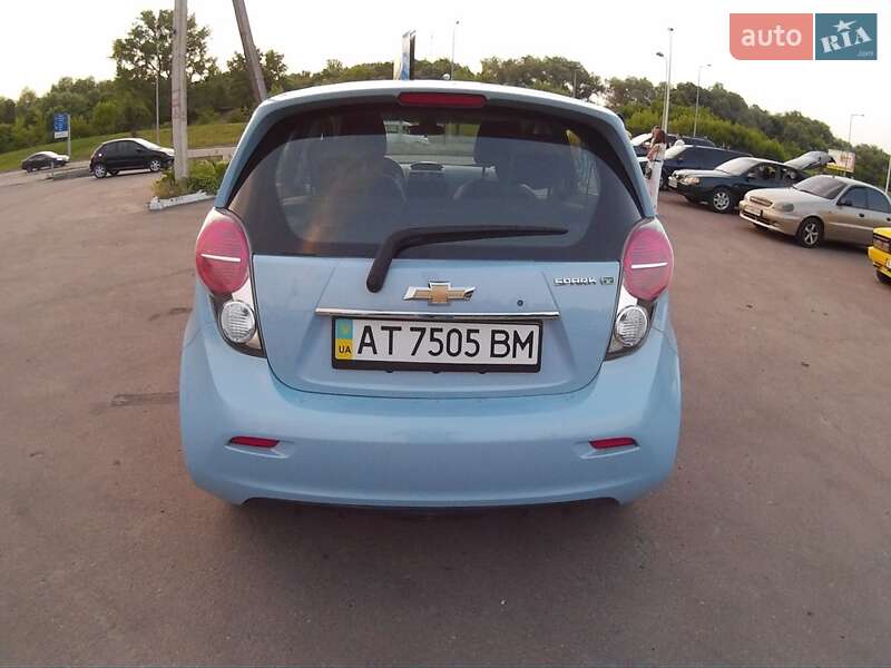 Хэтчбек Chevrolet Spark 2015 в Ивано-Франково