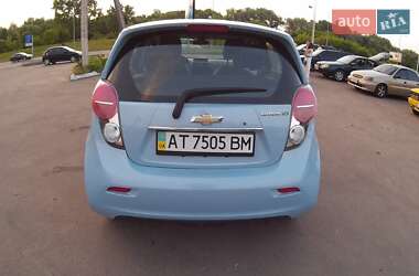 Хэтчбек Chevrolet Spark 2015 в 
