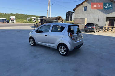 Хэтчбек Chevrolet Spark 2011 в 