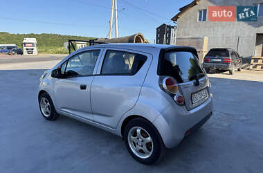 Хэтчбек Chevrolet Spark 2011 в 