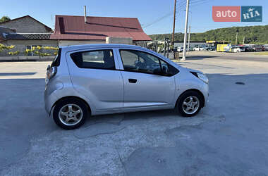 Хэтчбек Chevrolet Spark 2011 в 