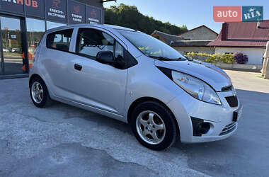 Хэтчбек Chevrolet Spark 2011 в 