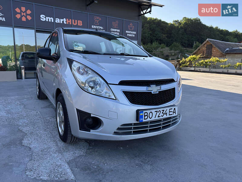 Хэтчбек Chevrolet Spark 2011 в Тернополе