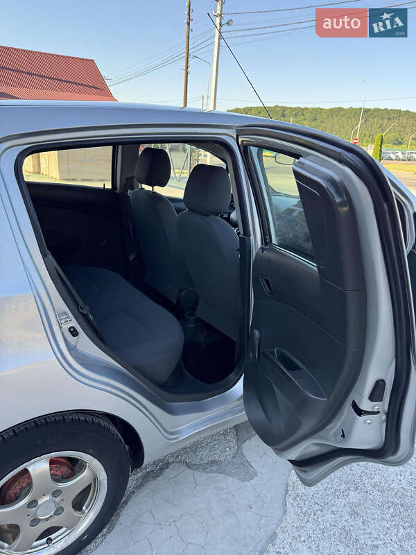 Хэтчбек Chevrolet Spark 2011 в Тернополе