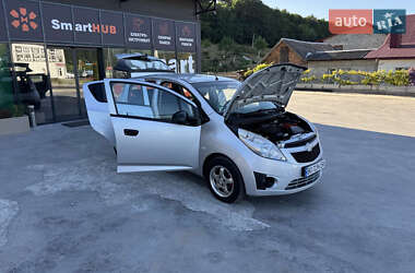 Хэтчбек Chevrolet Spark 2011 в 