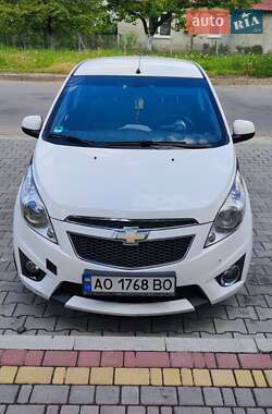Хэтчбек Chevrolet Spark 2012 в 