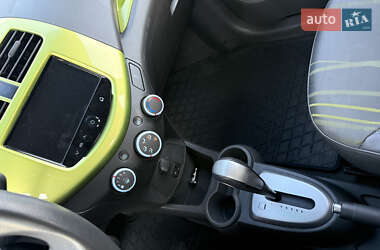 Хэтчбек Chevrolet Spark 2013 в 