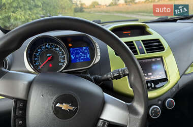Хэтчбек Chevrolet Spark 2013 в 