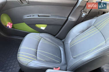 Хэтчбек Chevrolet Spark 2013 в 