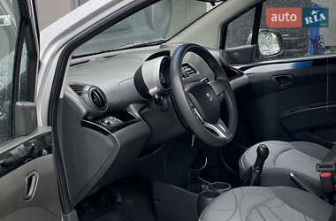Хетчбек Chevrolet Spark 2011 в 