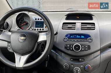 Хетчбек Chevrolet Spark 2011 в 