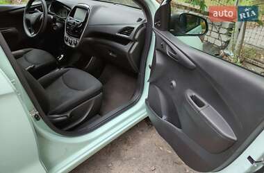 Хетчбек Chevrolet Spark 2017 в 