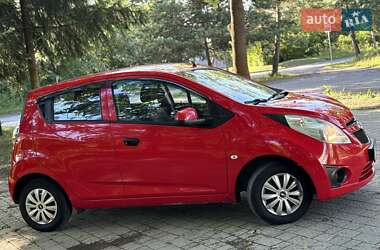 Хетчбек Chevrolet Spark 2011 в 