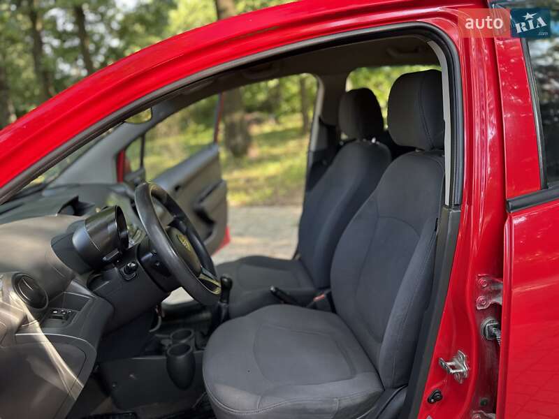 Хэтчбек Chevrolet Spark 2011 в Львове