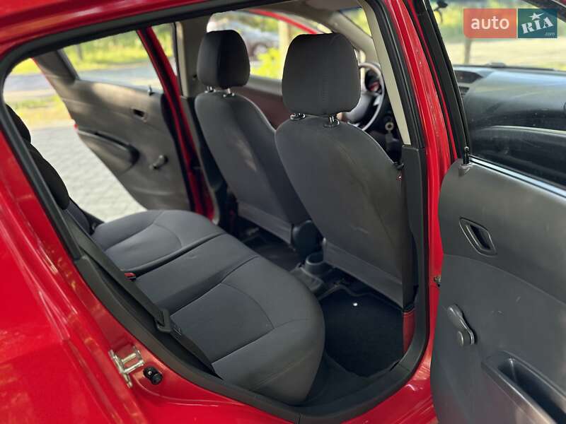 Хэтчбек Chevrolet Spark 2011 в Львове